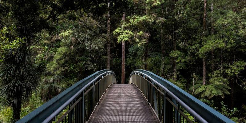 绿色数据中心节能技术深度解析：液冷与余热回收创新方案引领技术动态